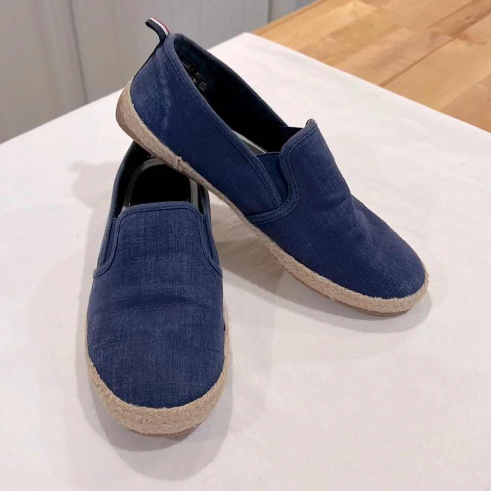 Ben Sherman men’s navy canvas boat shoes